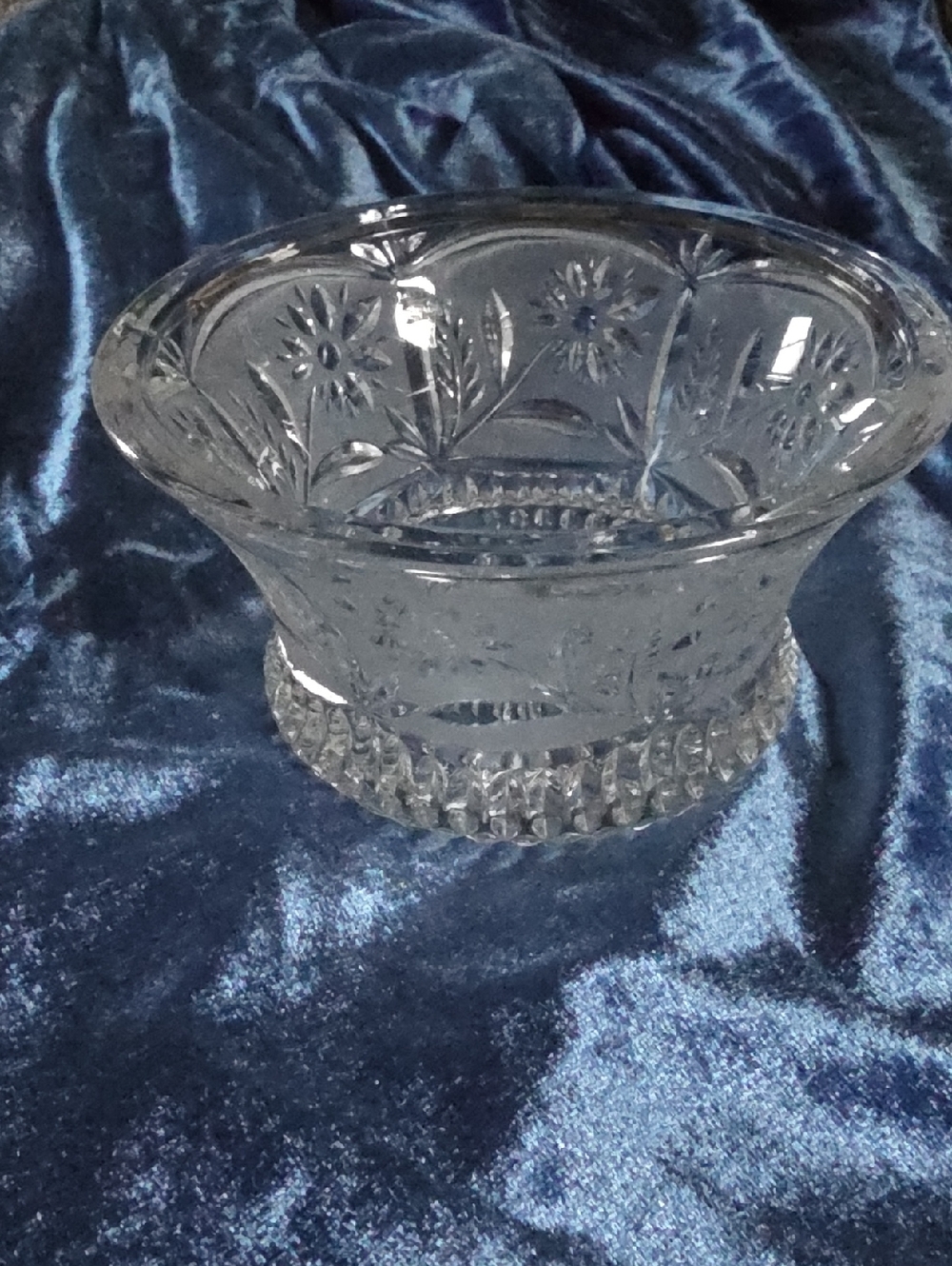 Vintage LAUSITZER MARGRET  DAISY PATTERN Crystal Bowl.